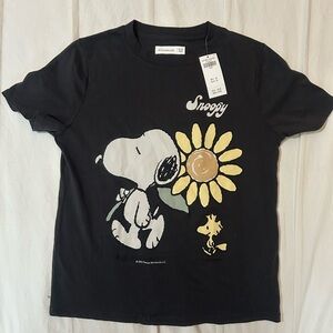 Abercrombie Kids Black Short Sleeve Tee with Snoopy Design